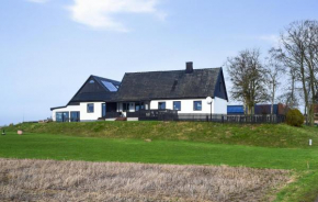 Stunning Home In Hammenhög With Sauna